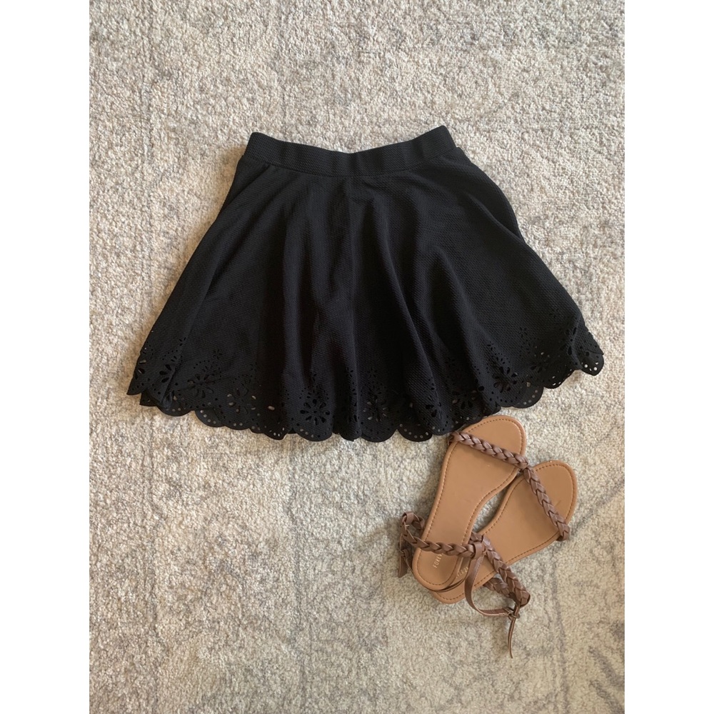 🖤 New Black Scalloped Skirt 🖤